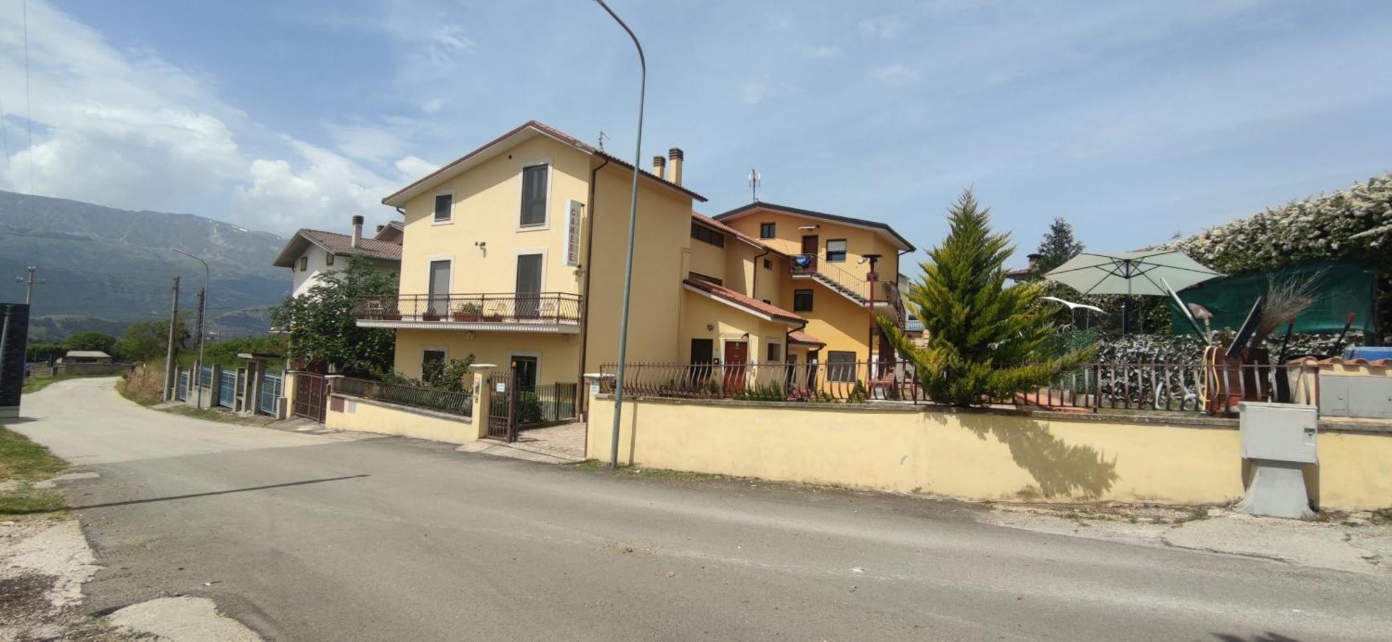 Poggio Picenze Complesso Turistico Aurora - Camere B&B מראה חיצוני תמונה