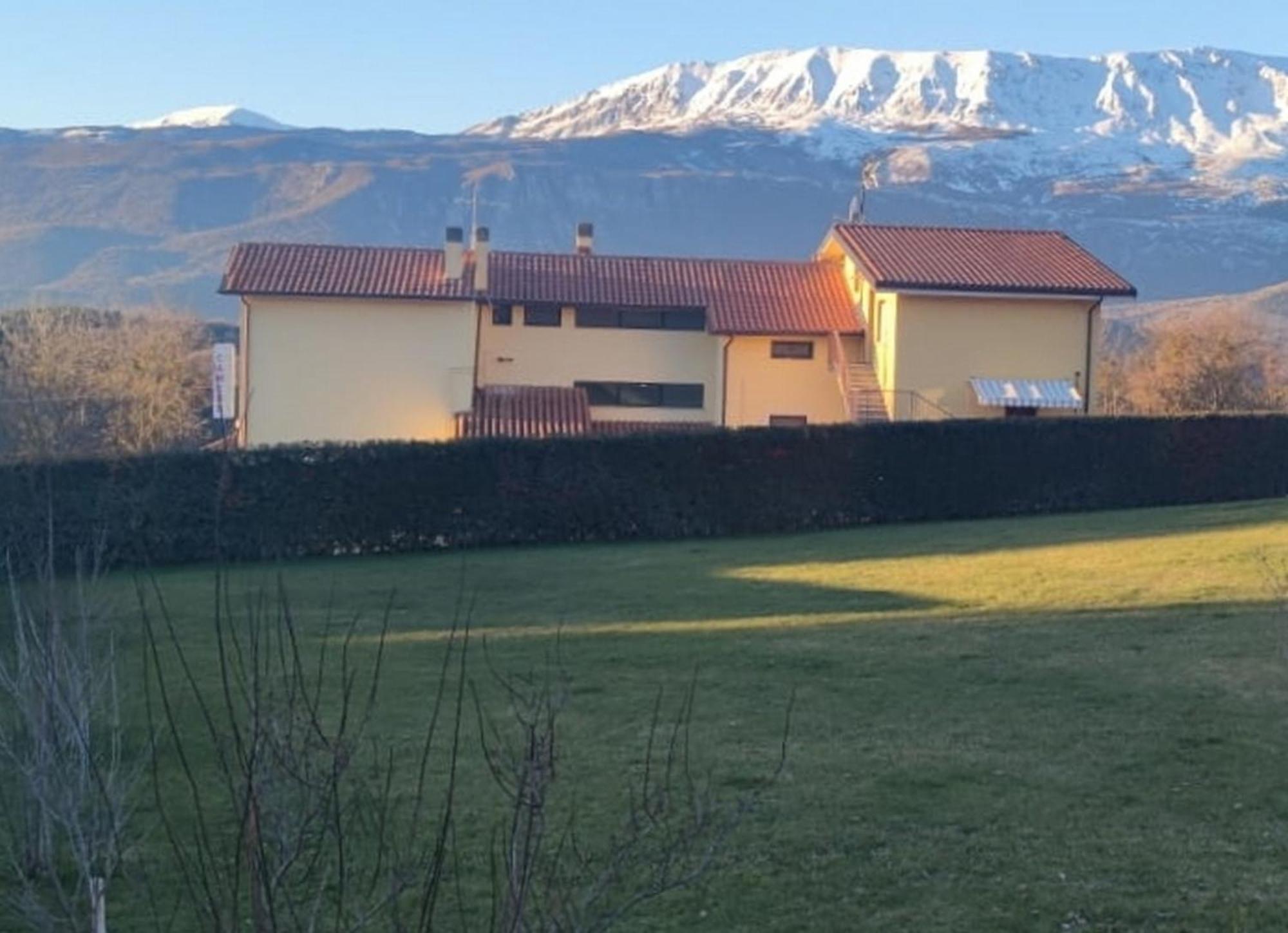Poggio Picenze Complesso Turistico Aurora - Camere B&B מראה חיצוני תמונה