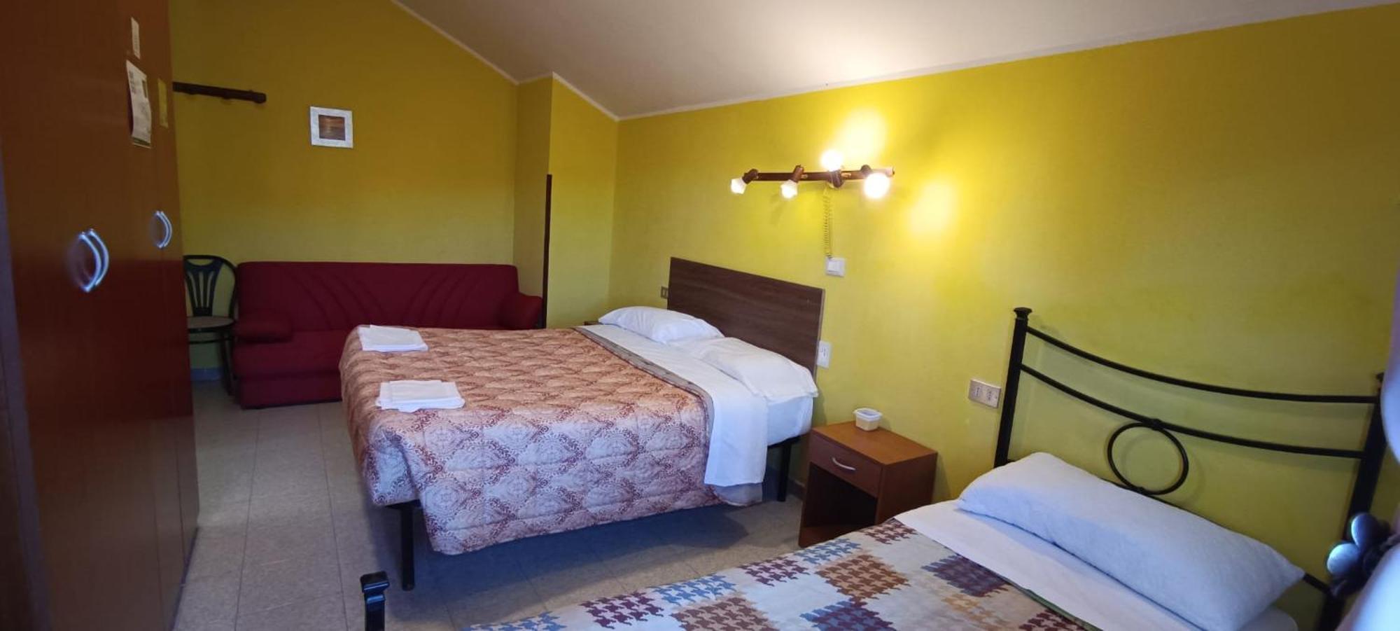 Poggio Picenze Complesso Turistico Aurora - Camere B&B מראה חיצוני תמונה