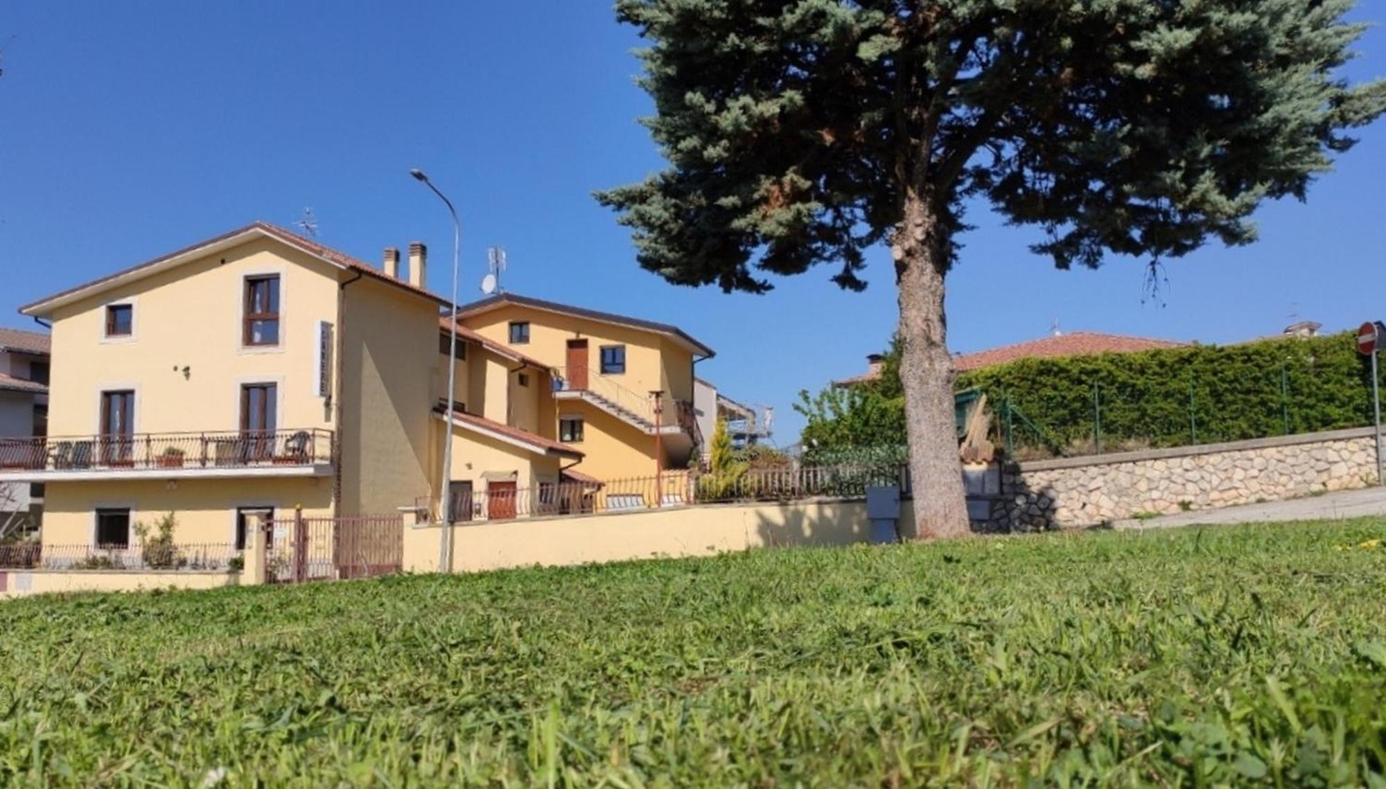 Poggio Picenze Complesso Turistico Aurora - Camere B&B מראה חיצוני תמונה