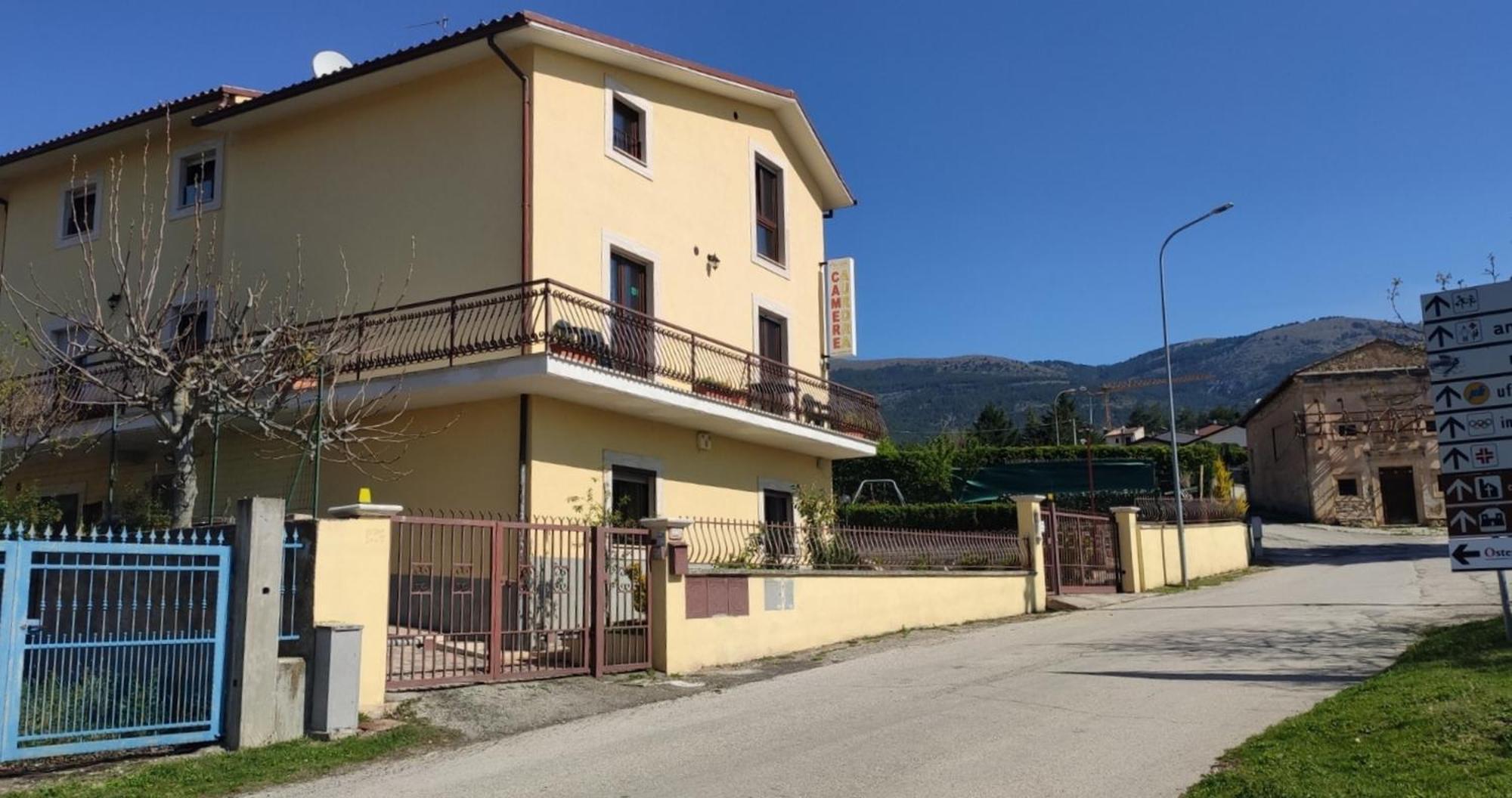Poggio Picenze Complesso Turistico Aurora - Camere B&B מראה חיצוני תמונה