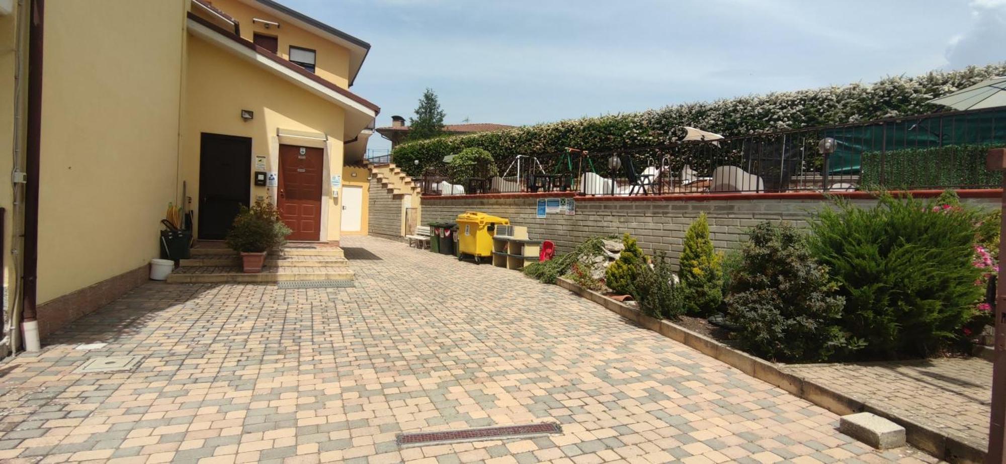 Poggio Picenze Complesso Turistico Aurora - Camere B&B מראה חיצוני תמונה